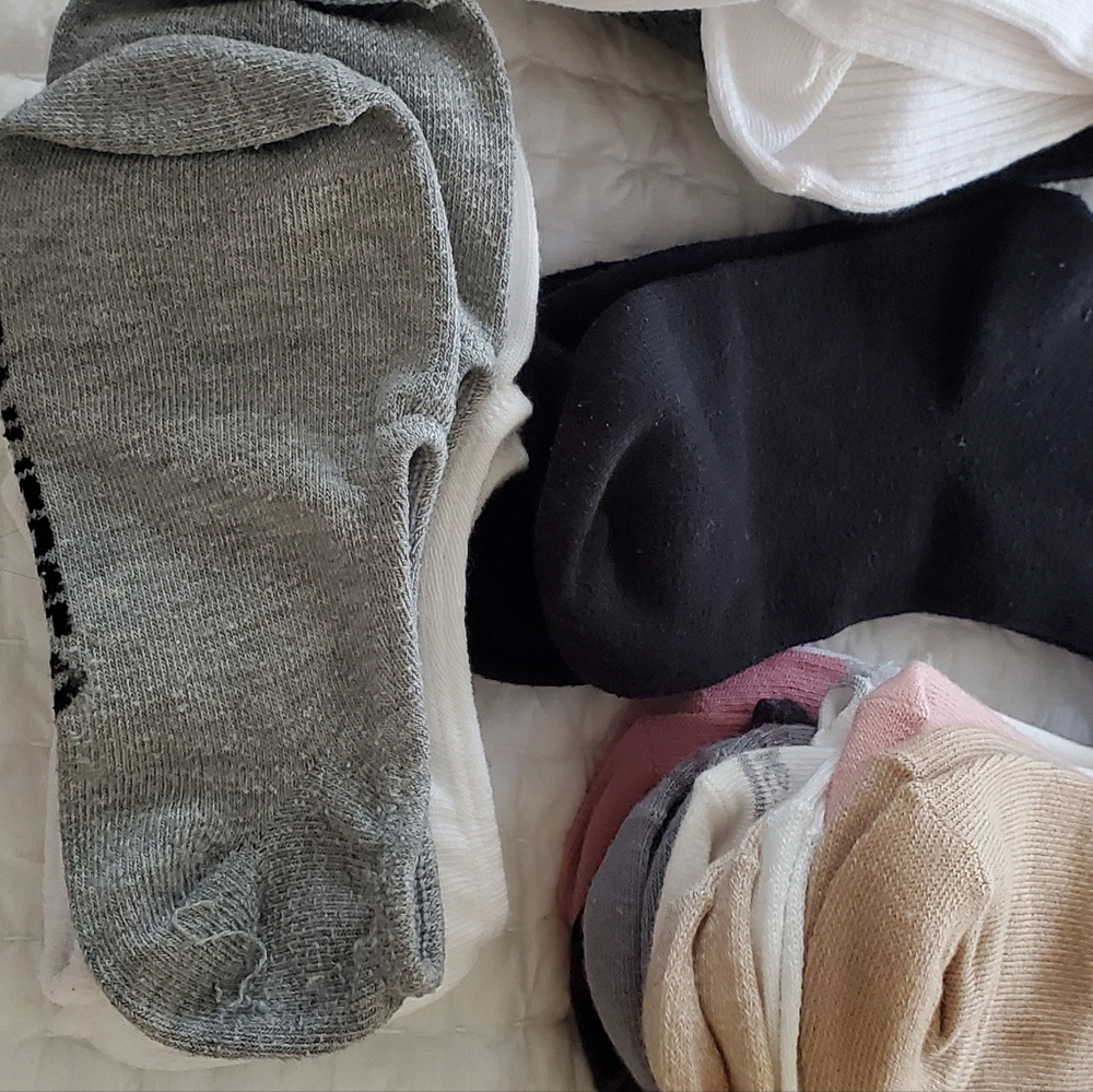Calvin Klein WomensCasual Socks - Black, Gray, White, Pink, Tan 46 Pairs. - Picture 4 of 4